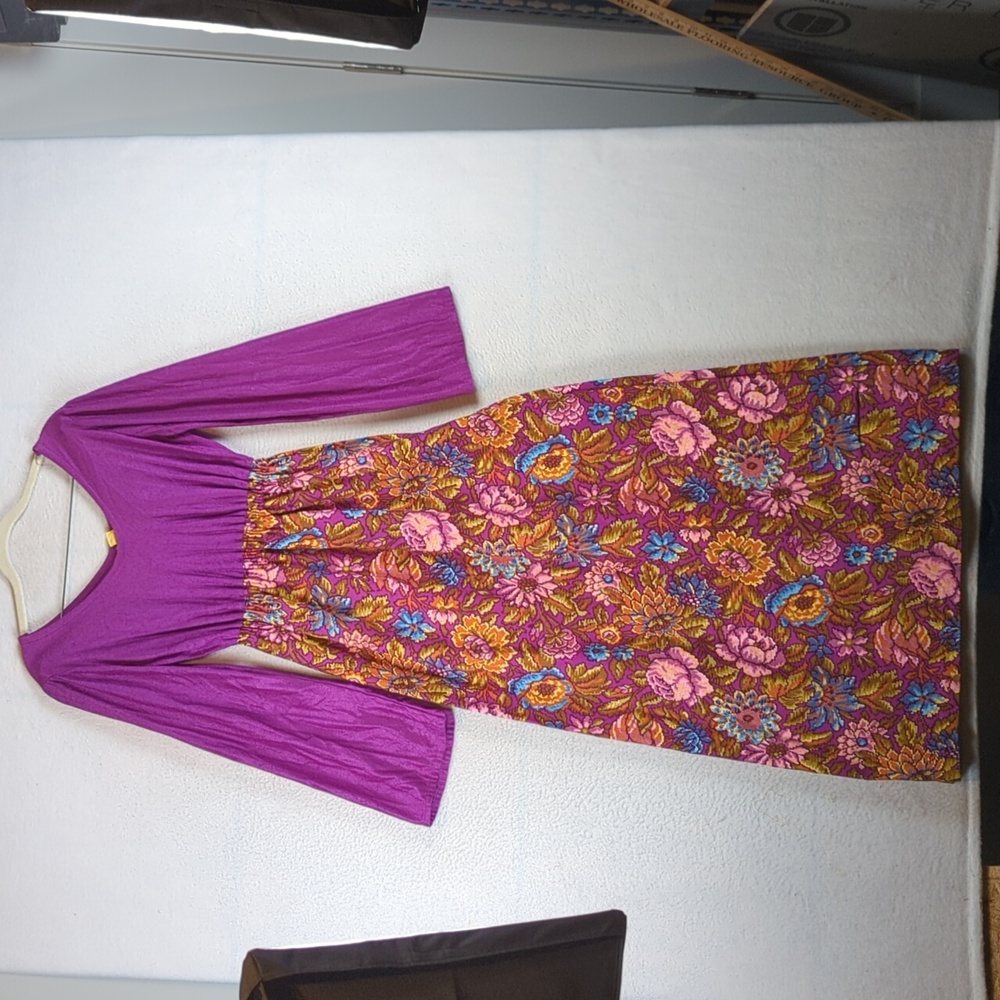 Beeline Fashions Women's Vintage Wide Sleeve Crosstitch Dress Gown Size M